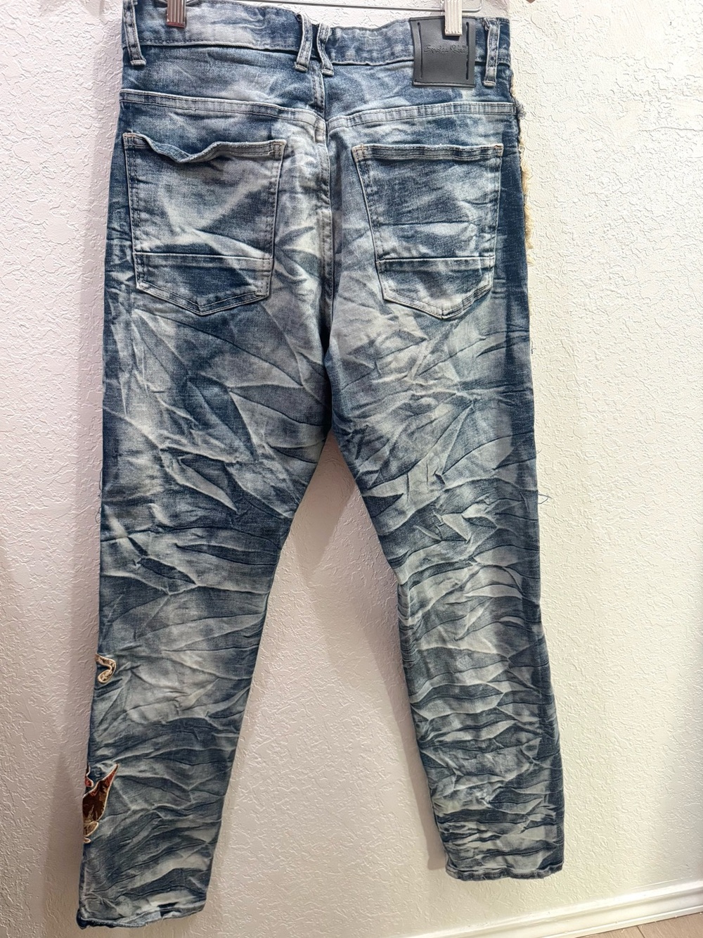 SmokeRise Men’s Distressed Tapestry Jeans BlueToast Embroidered Graphic W30 NWOT - Picture 3 of 13